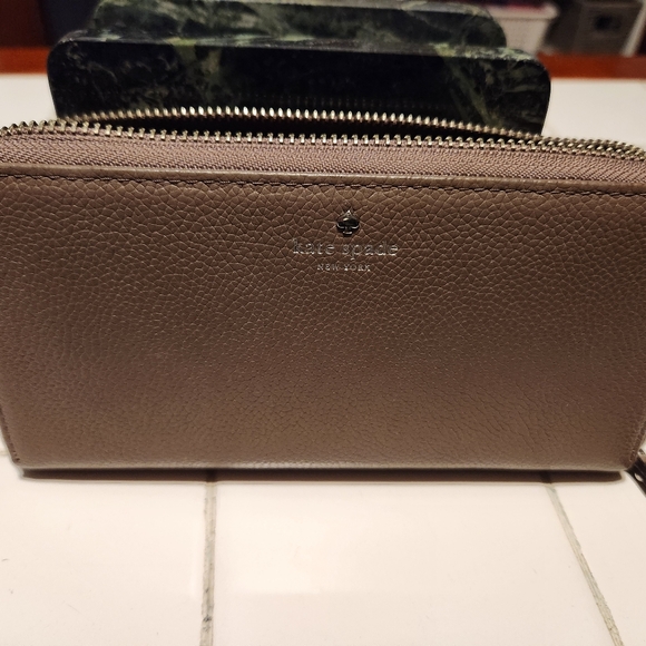 Kate Spade Neda wallet - Picture 2 of 7